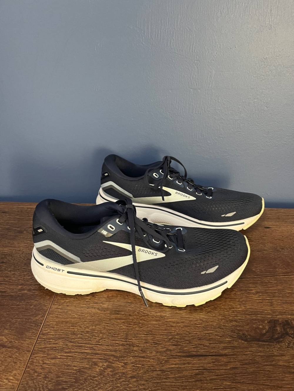 Brooks Sneakers